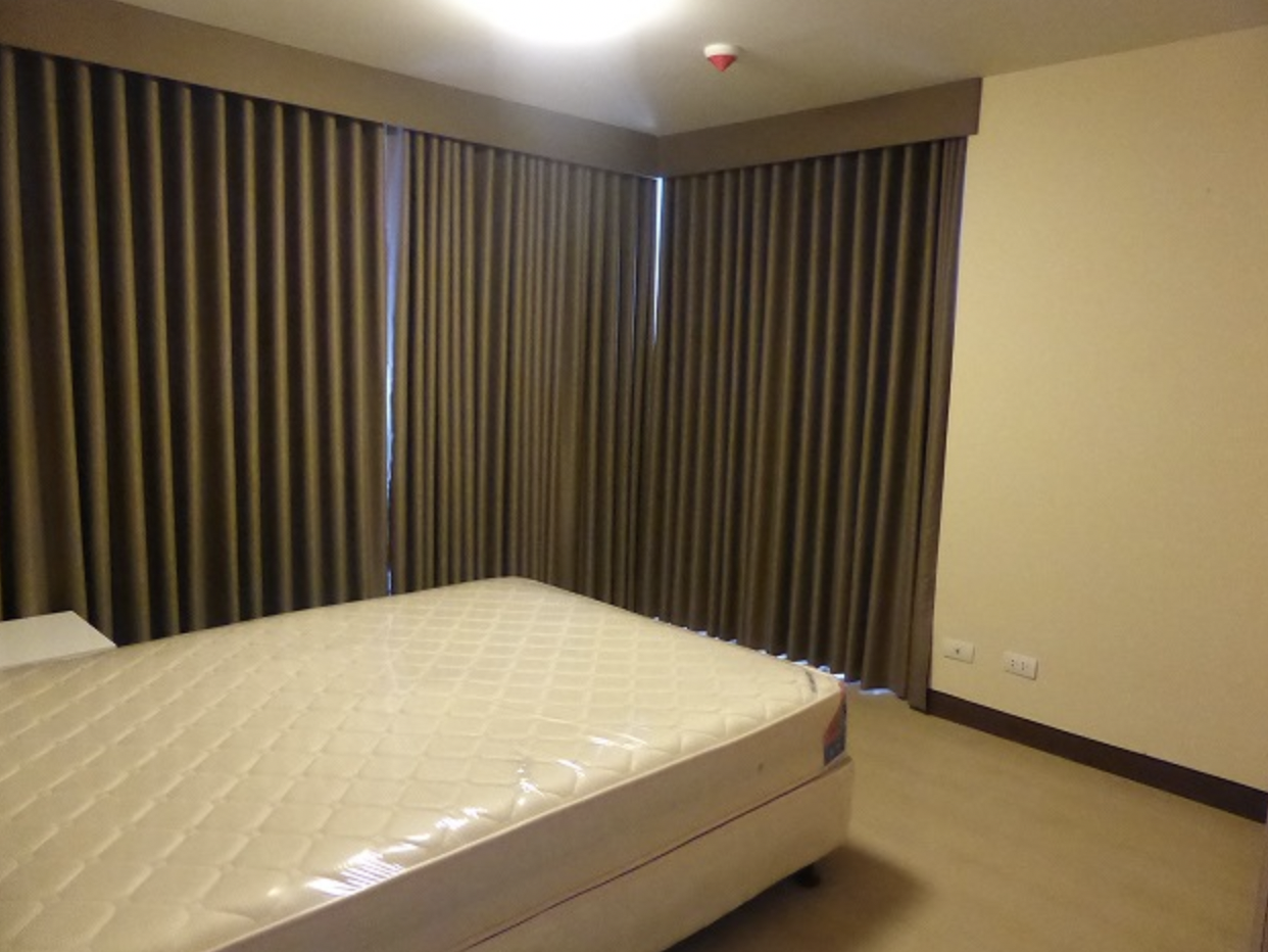1BR Two Central コンドミニアム