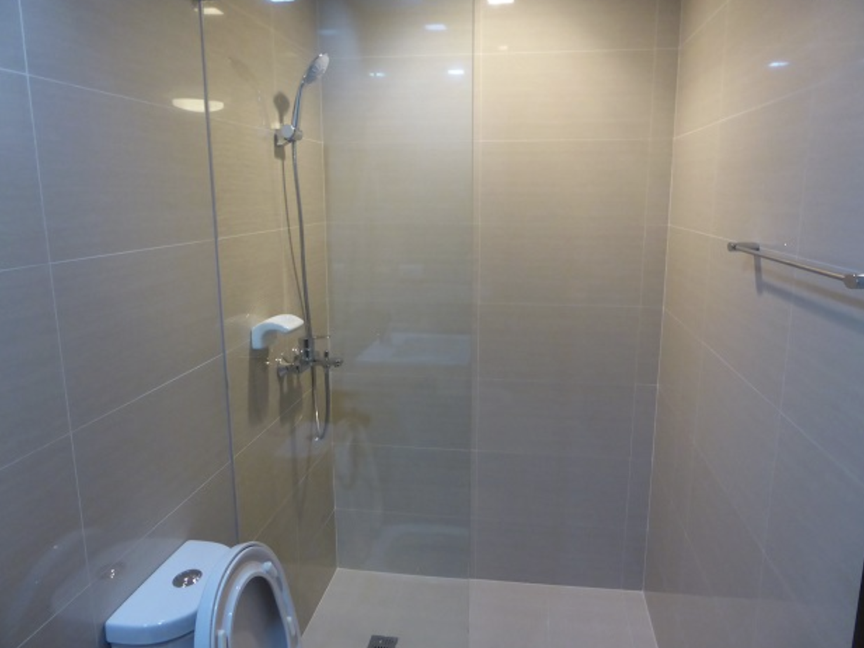 23階 コンドミニアム 1BR Two Central 
