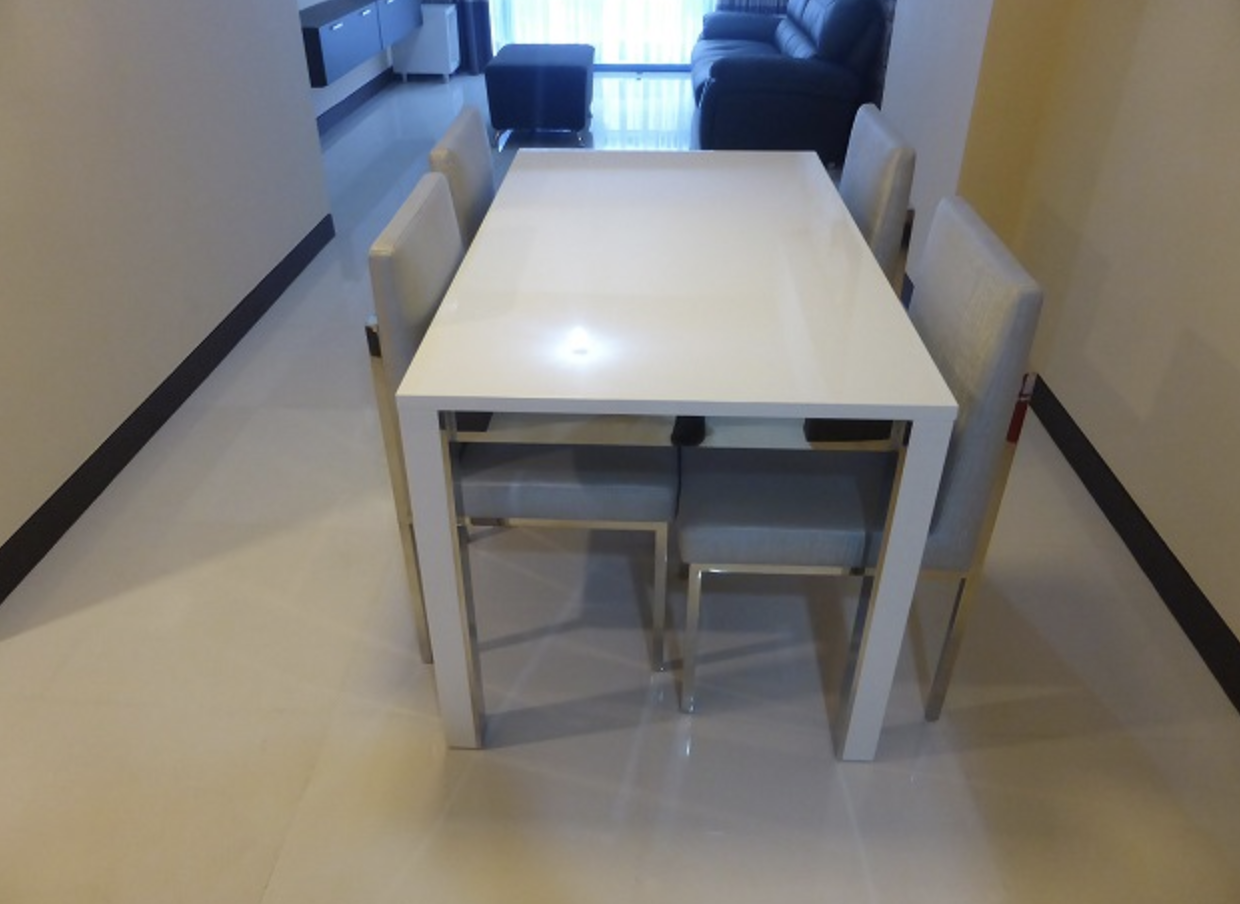 23階 コンドミニアム 1BR Two Central 